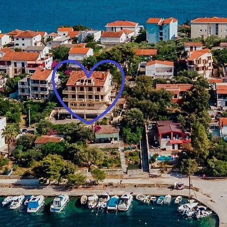 Seaside Apartments Seget Vranjica Kültér fotó