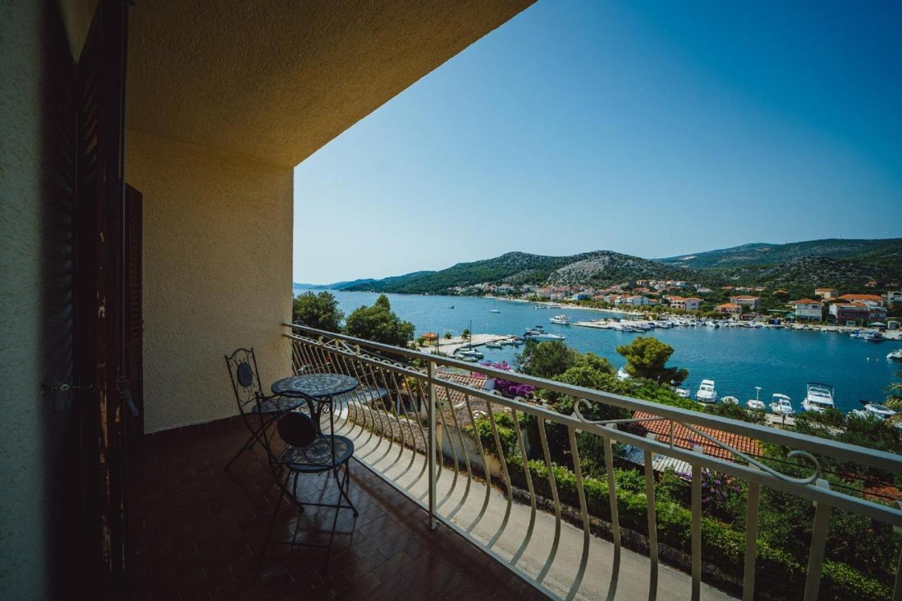 Seaside Apartments Seget Vranjica Kültér fotó