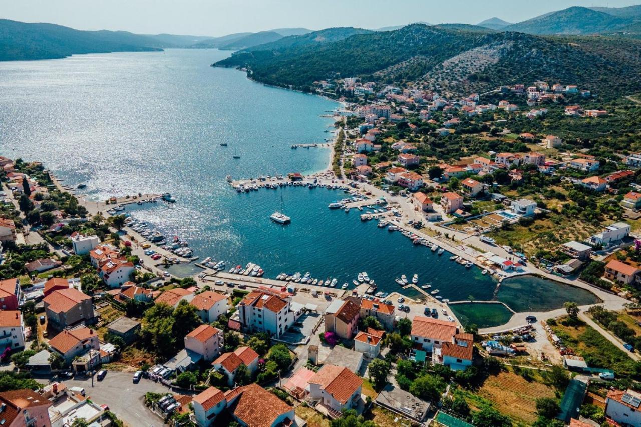 Seaside Apartments Seget Vranjica Kültér fotó