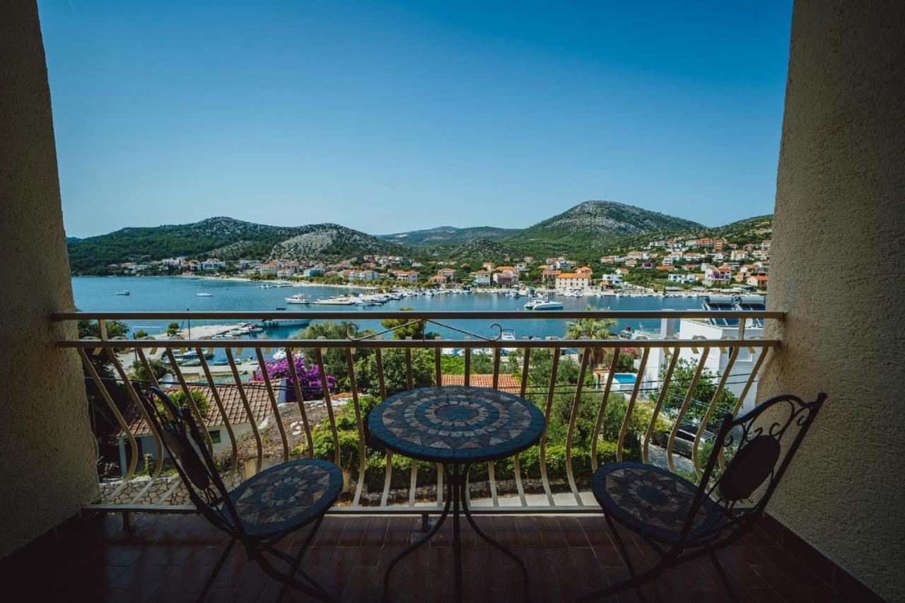 Seaside Apartments Seget Vranjica Kültér fotó