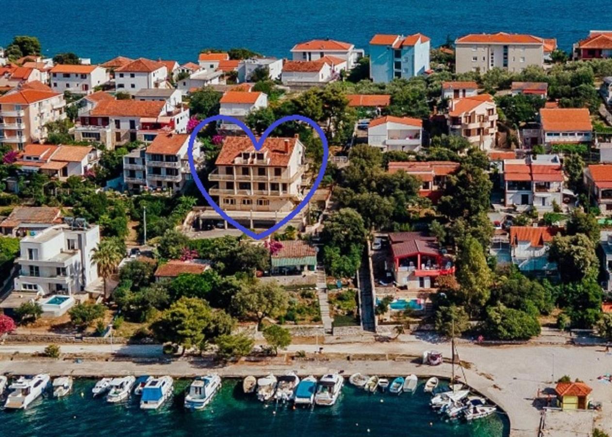 Seaside Apartments Seget Vranjica Kültér fotó